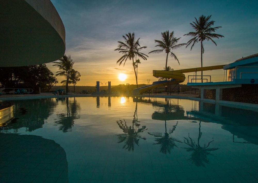 Xingo Parque Hotel Canindé de São Francisco Exterior foto